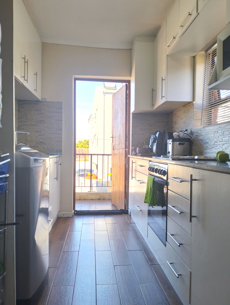 2 Bedroom Property for Sale in Wynberg Western Cape